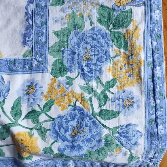 April Cornell table cloth - Picture 2 of 5